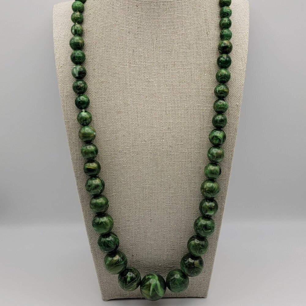 Green Marbled Lucite Platic Ball Beaded Necklace 27 Inch Spring Ring Clasp - Picture 1 of 9